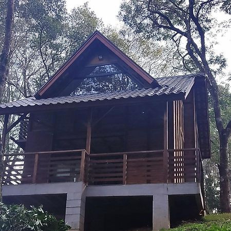 Chale Em Frente Ao Zoologico Villa กูรีตีบา ภายนอก รูปภาพ